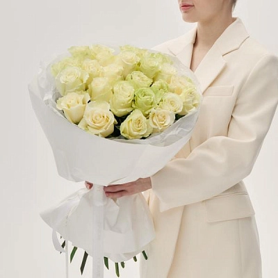 Монобукет из белых роз Mondial